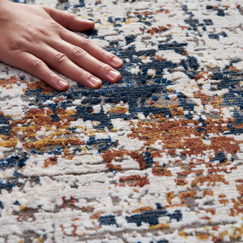 味わいのあるかすれ具合を表現できるのも、高密度ウィルトン織りならでは