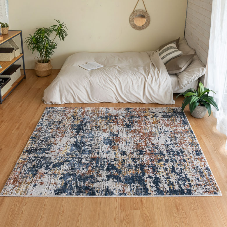 表情豊かなウィルトン織りラグ