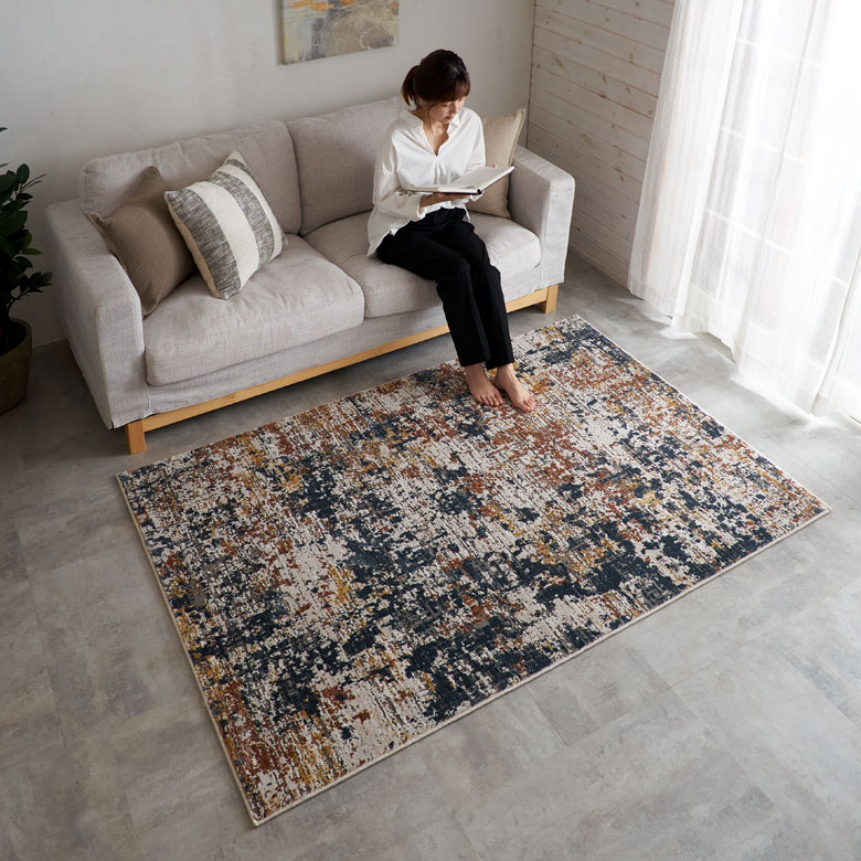 糸を贅沢に使用したウィルトン織り